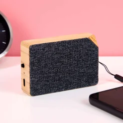 Bamboe speaker op zonne-energie