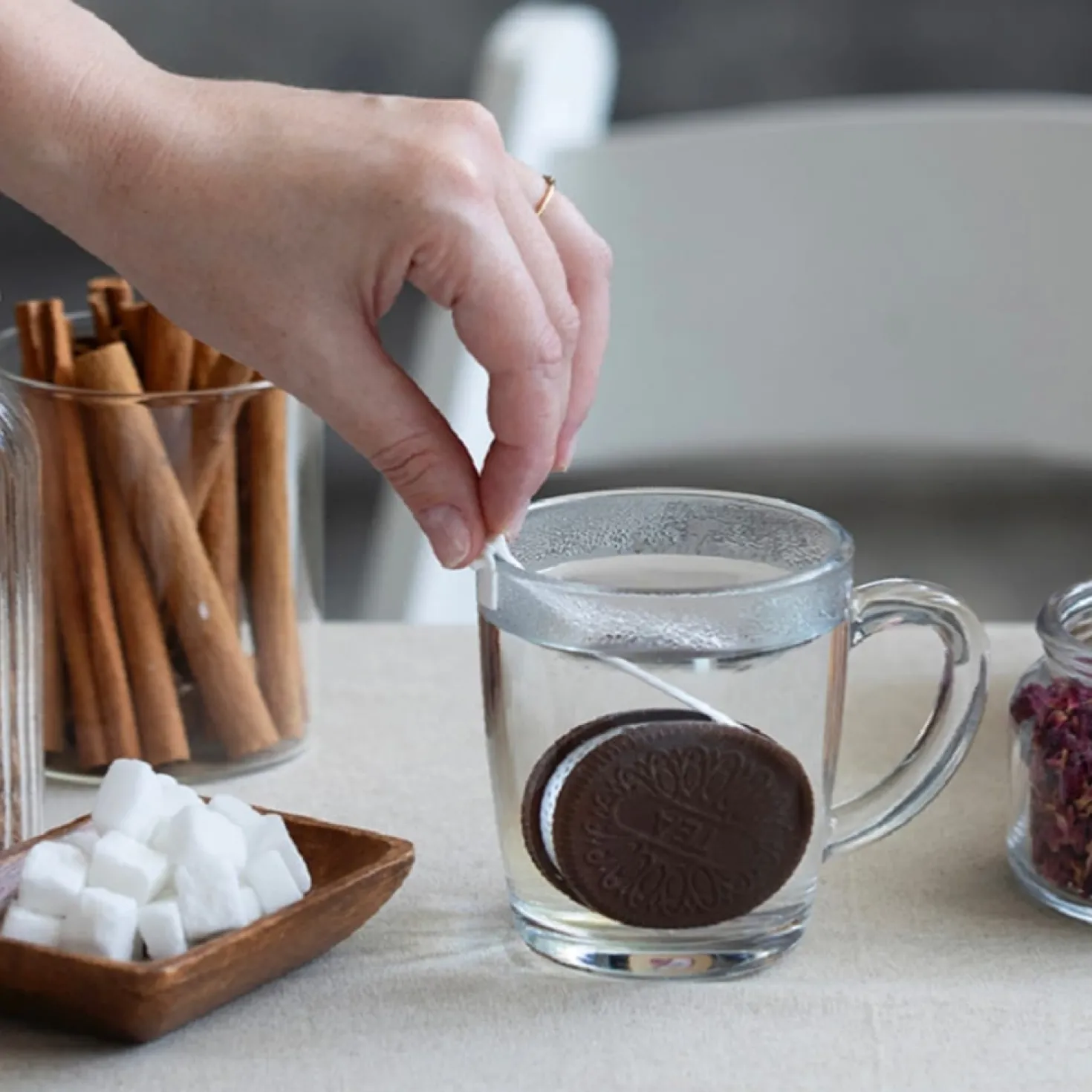 Cookie tea infuser