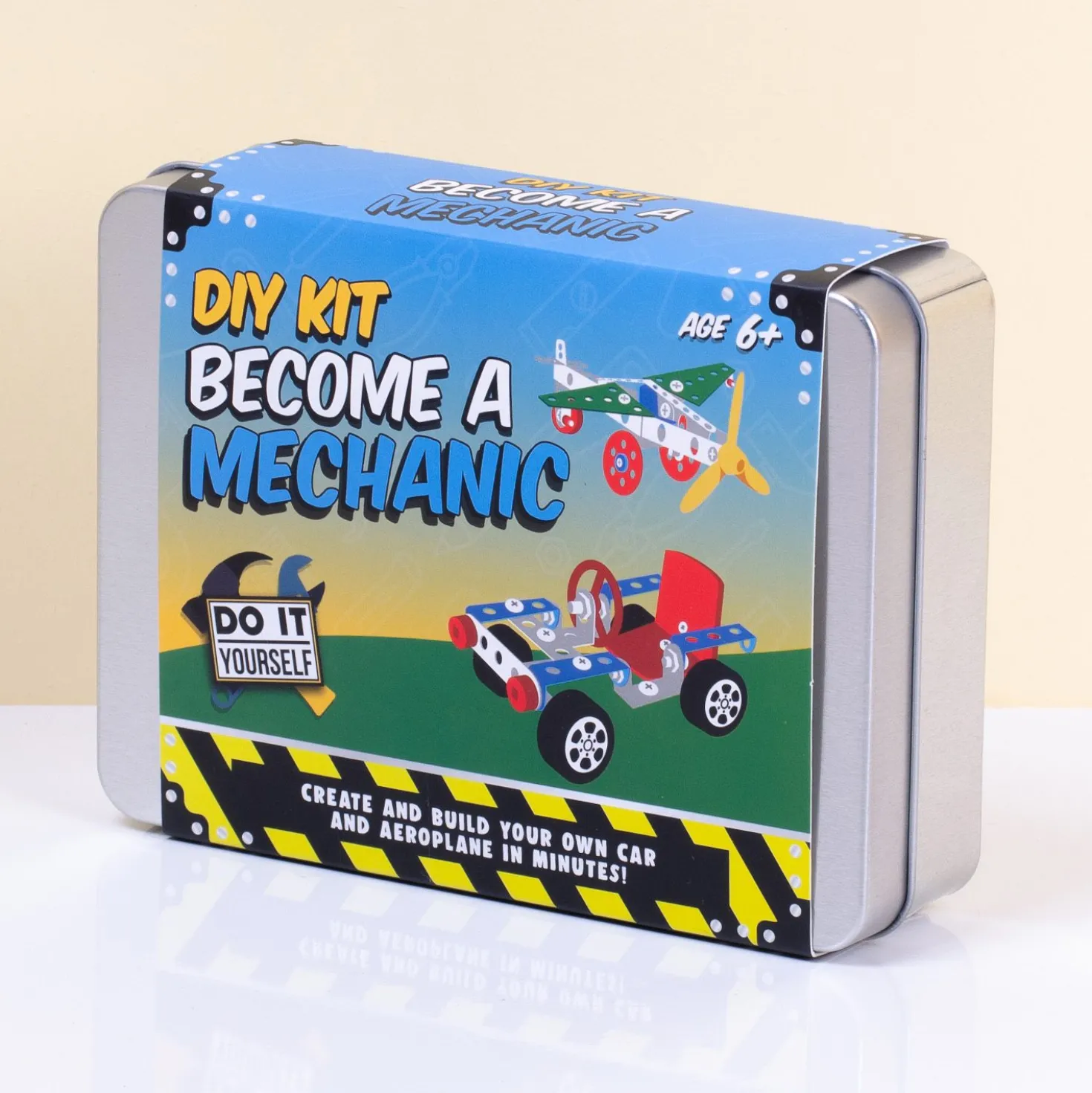DIY vliegtuig en auto in een blikje