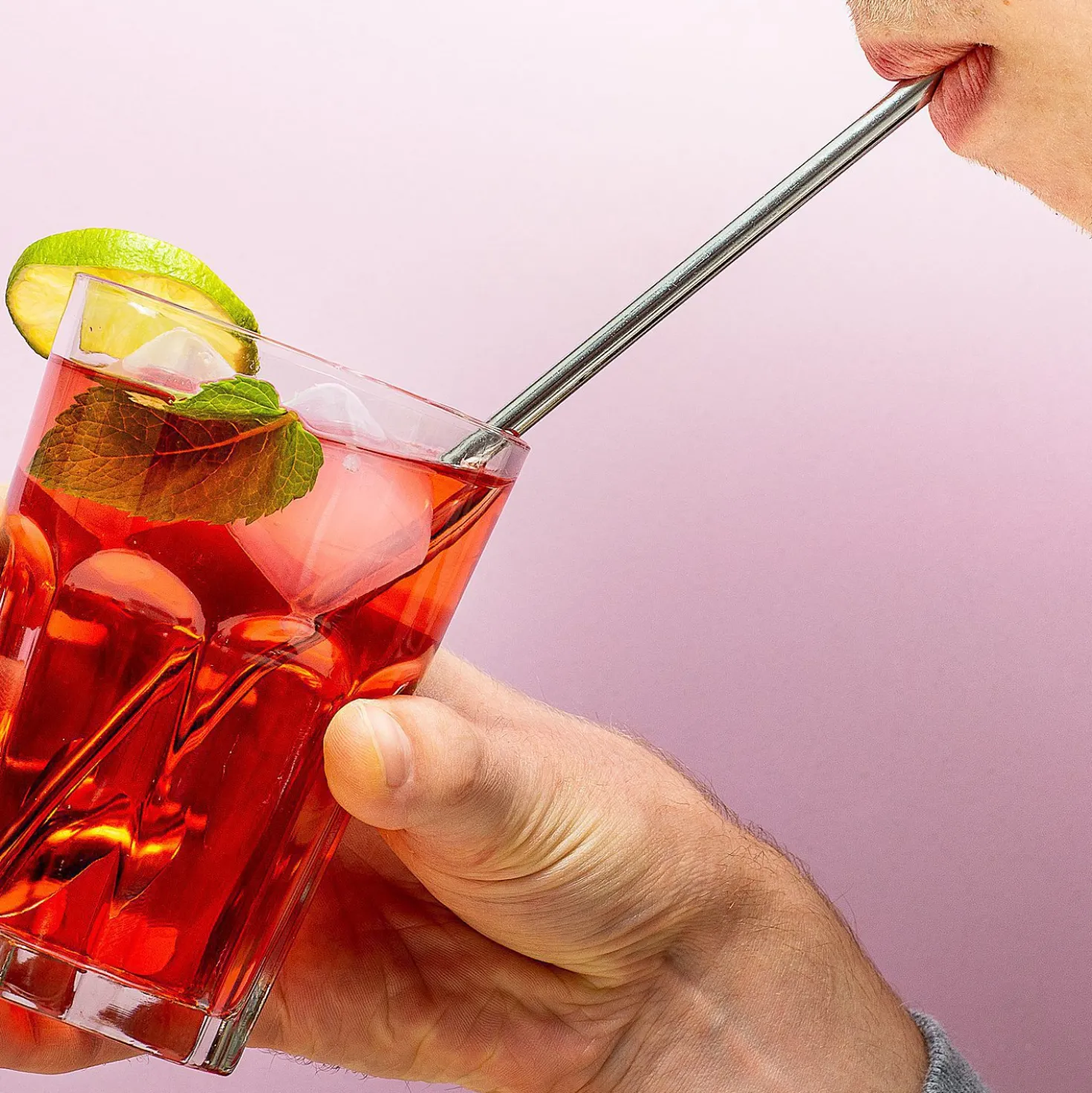 Hart cocktaillepel met rietje