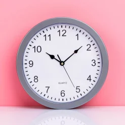 Klok met geheim vak