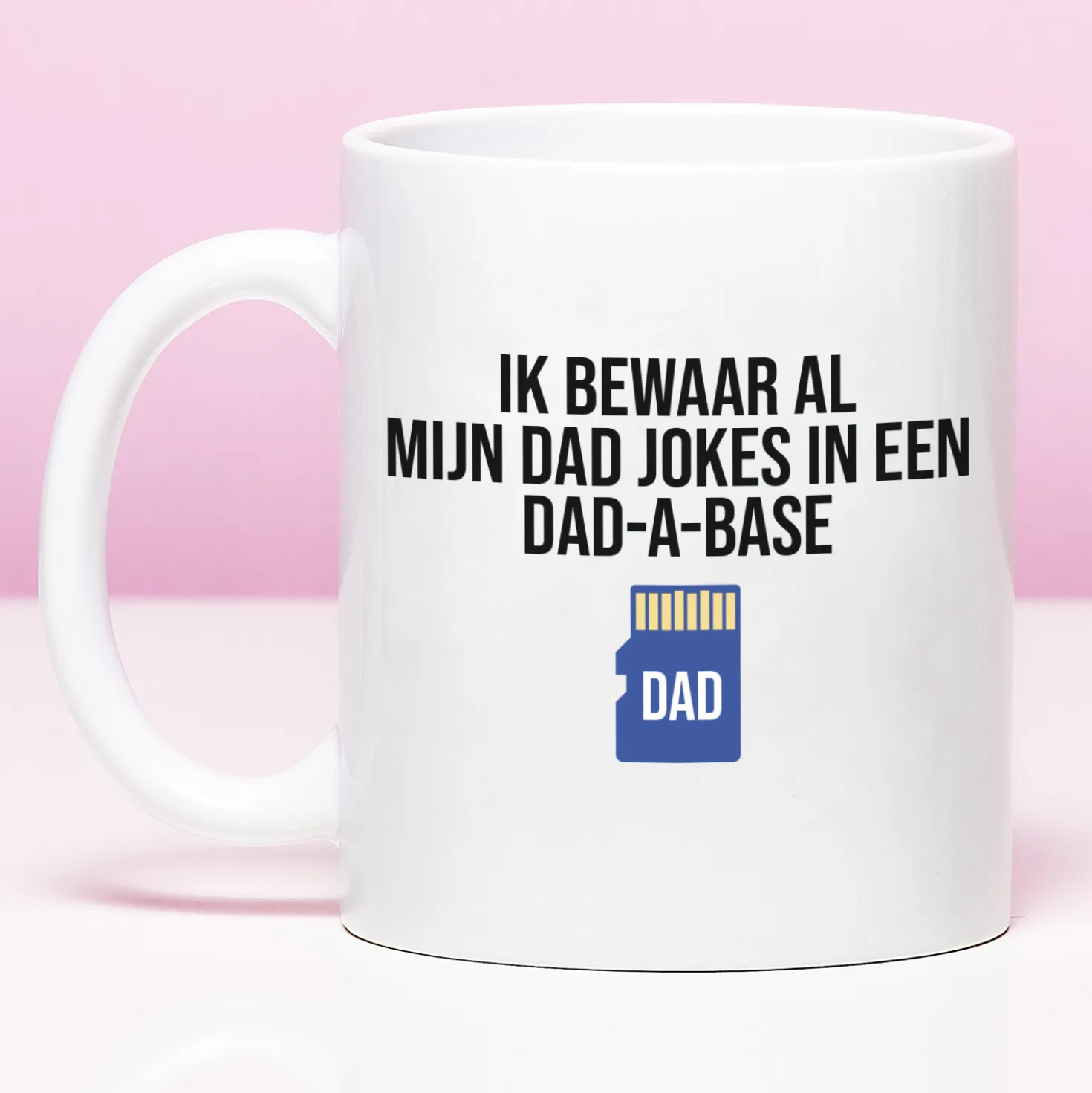 Mok Dad jokes in een DAD-A-BASE