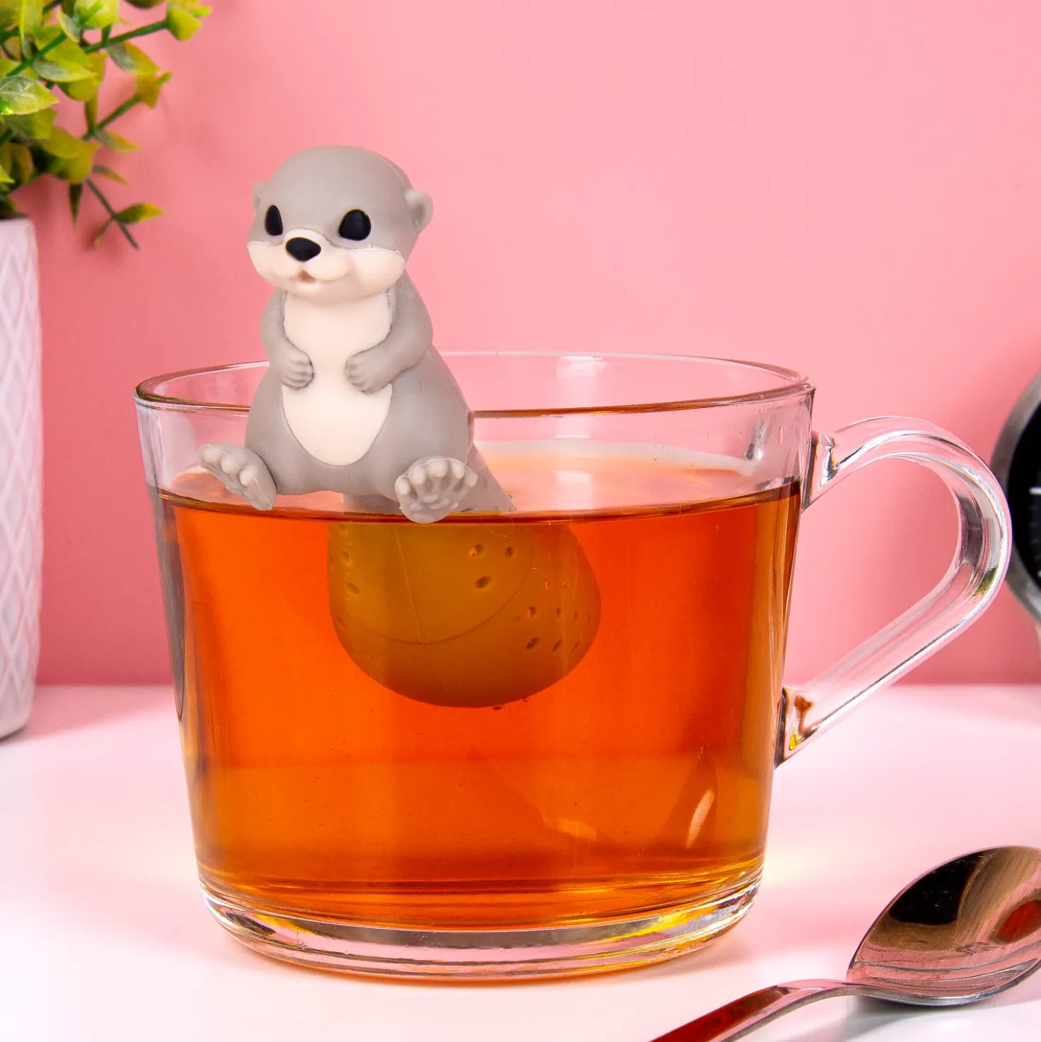 Otter tea infuser