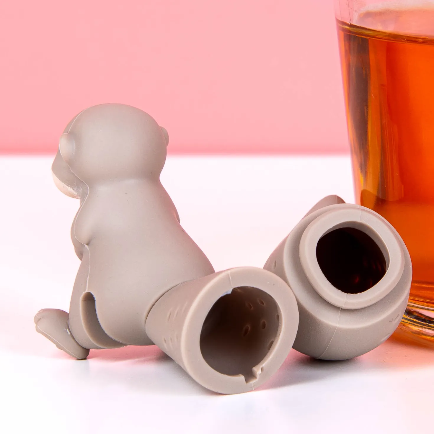 Otter tea infuser