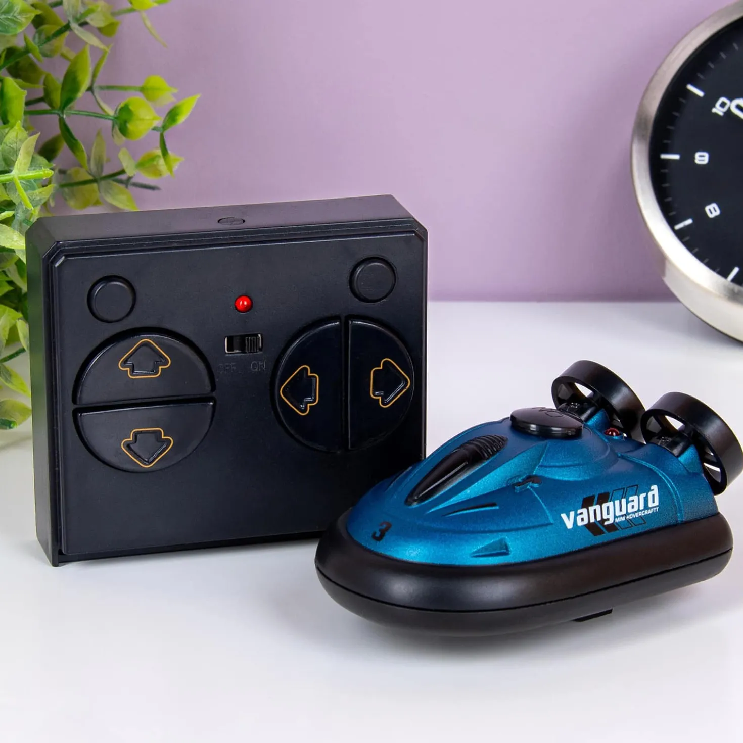Radiografisch bestuurbare mini hovercraft