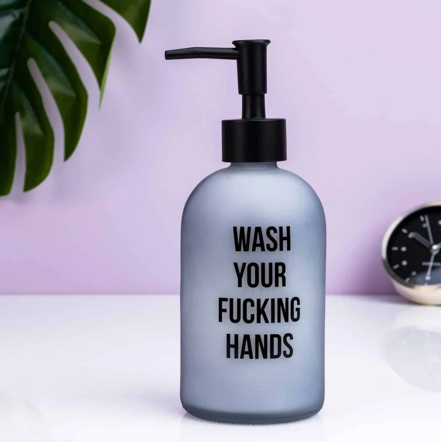 Wash Your Fucking Hands zeepdispenser