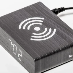Wekker met smartphonelader